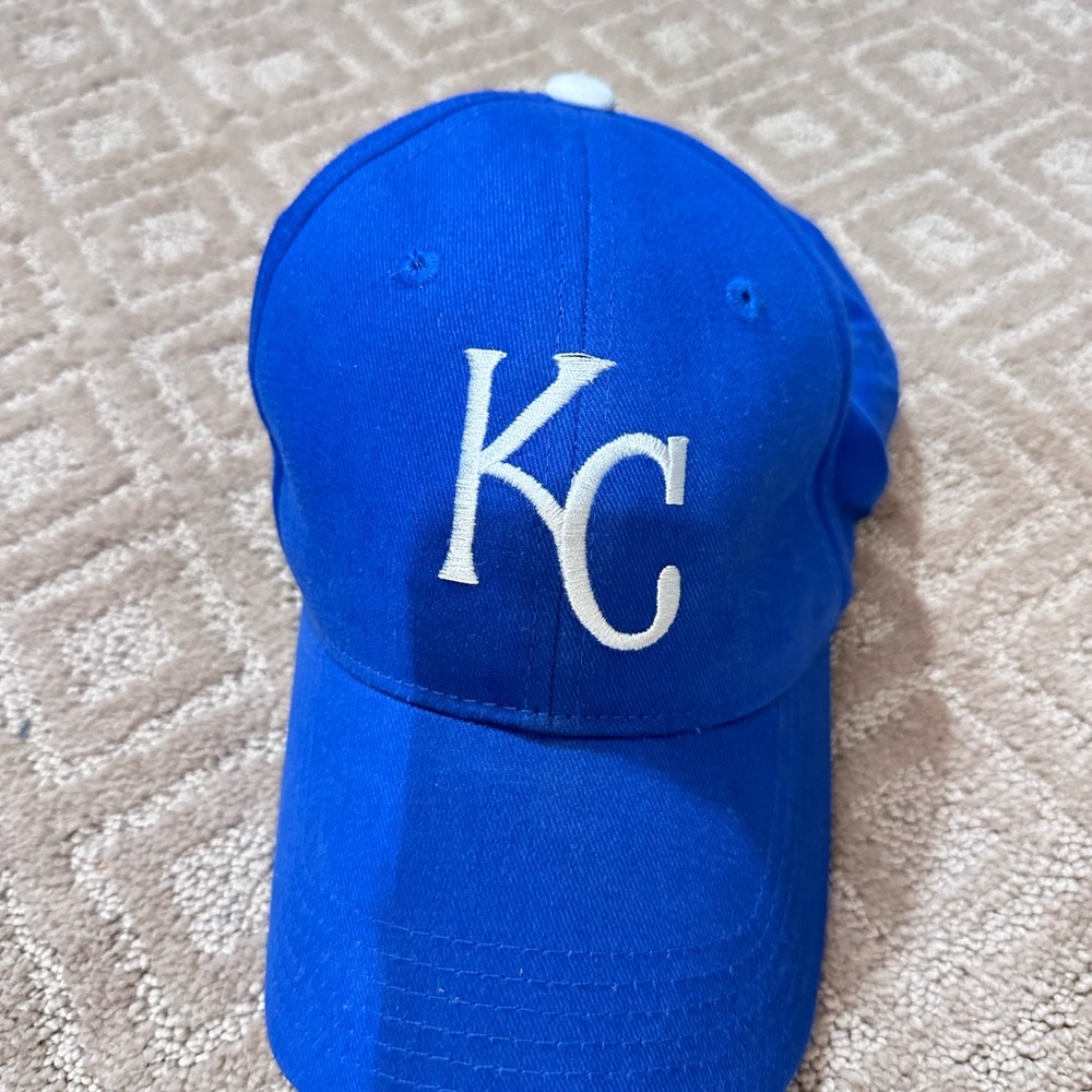 blue hat - Picture 2 of 2